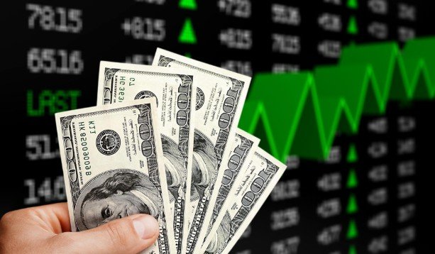 Dollar-Cost Averaging in Stocks Explained: A Simple Guide