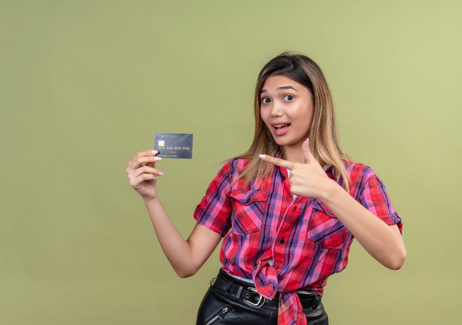 Can an 18-Year-Old Apply for a Credit Card?